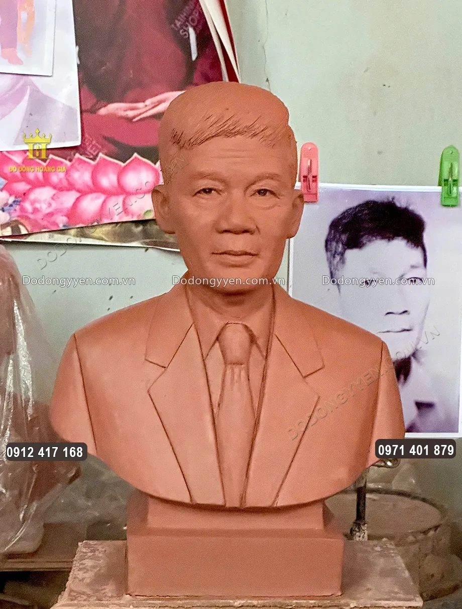 Giai đoạn tạo mẫu đất đóng vai trò quan trọng trong quy trình đúc tượng đồng